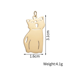 Detailed view of golden cartoon cat pendant with dimensions 3.1cm by 1.6cm and 4.1g weight