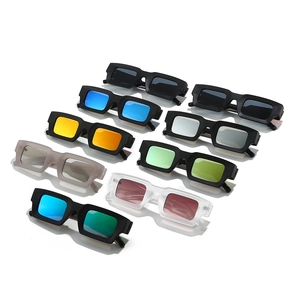 Set de lunettes de soleil de sport rétro avec verres miroir colorés et montures carrées