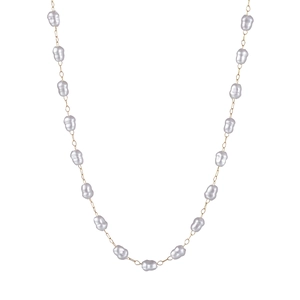 Detailed view of long baroque pearl necklace with 18k gold-plated stainless steel chain