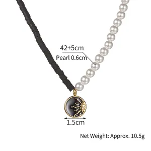 Collana in acciaio al titanio con ciondolo sole, perle e perline nere, 42 più 5cm