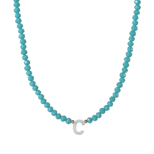 Collier artisanal en perles de cristal bleu sarcelle avec pendentif lettre C blanche
