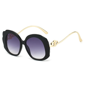 Women Oval Sunglasses Plastic Metal Scalloped Frame Double Heart Hollow Temple Gradient Lens UV400 Fashion Eyewear