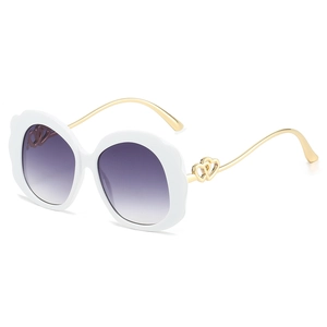 Oval fashion sunglasses with white wavy frame, purple gradient lenses and gold heart temples