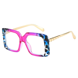 Lunettes carrées chic rose et bleu écaille avec branches en métal doré à texture fine
