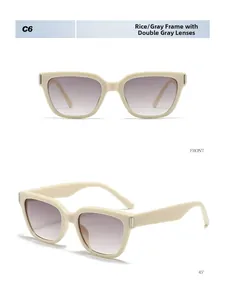Vues frontale et latérale des lunettes de soleil carrées beige à verres dégradés