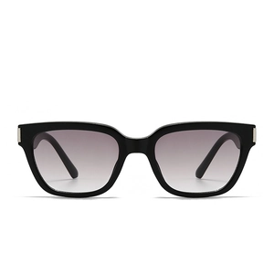 Lunettes de soleil carrées noires avec verres dégradés gris et charnière en métal