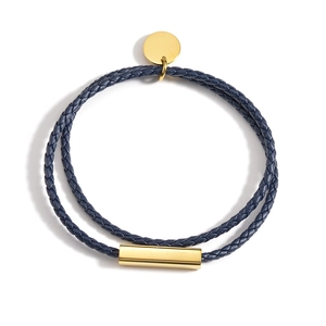 Bracelet tressé double couche bleu marine avec pendentif doré minimaliste et poli