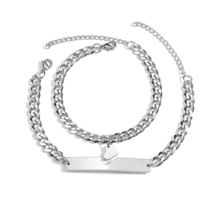 Passende silberne Edelstahl-Panzerarmbänder mit Herzanhänger für Paare im Set