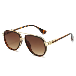 Classic retro navigator sunglasses with tortoiseshell frames and brown gradient lenses