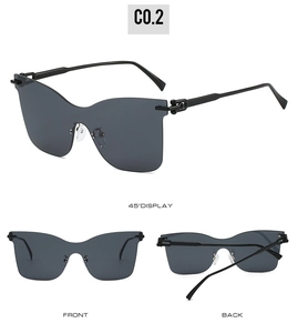 Drei Ansichten einer randlosen Cat-Eye-Sonnenbrille mit dunkelgrauen Gläsern und Scharnieren