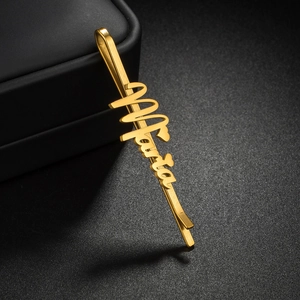 Barrette à cheveux personnalisée en acier doré avec le prénom Maria et petit cœur