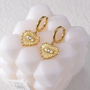Boucles d'oreilles vintage 18K or avec pendentif cœur et zircon œil du diable