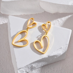 Boucles D'oreilles Cœur En Acier Inoxydable Plaqué Or 18K Creux Double Cœur Bijoux Minimalistes Pour Femmes