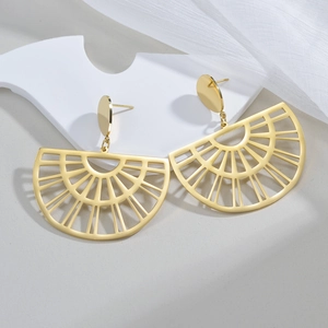 Boucles d'oreilles minimalistes en acier inoxydable doré 18 carats avec design éventail