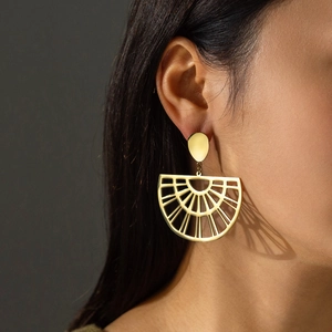 Boucles Oreilles Éventail Creux Acier Inoxydable Plaqué Or 18K Géométrique Minimaliste Style OL Grandes Puces Pour Femmes