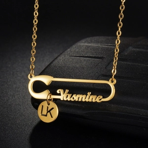 Collier épingle à nourrice doré personnalisé avec nom Yasmine et pendentif LK en acier inox