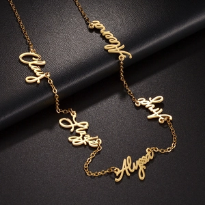 Collier prénom personnalisé en acier inoxydable 304 avec plusieurs pendentifs dorés fins