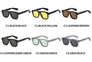 Vue en grille de lunettes de soleil carrées polarisées en noir, écaille, vert et gris