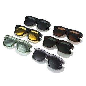 Lunettes de soleil rétro carrées polarisées en six couleurs sur fond blanc épuré