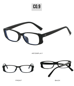 Detailansicht der schwarzen rechteckigen Sonnenbrille mit Metallnieten und modernem Design