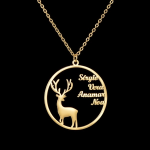 Collier personnalisé en acier inoxydable doré avec silhouette de cerf et noms gravés