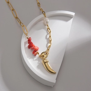 Bohemian gold stainless steel necklace with red gravel beads and baroque pearl pendant