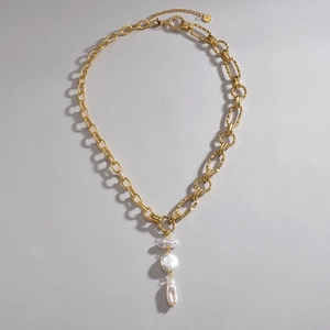Collana a catena vintage francese placcata in oro 14K con tre perle barocche naturali