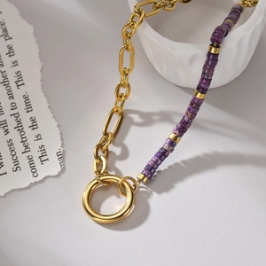 Collier plaqué or 14K de style français avec perles de marbre violet et gros maillons