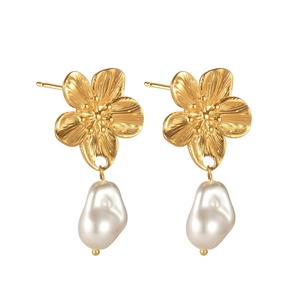 Französische Vintage Goldblumen-Ohrringe mit Barockperlen aus Edelstahl für Damen