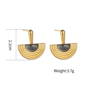 Boucles d'oreilles en forme d'éventail en acier doré et émail noir, 2,1cm, poids 3,7g