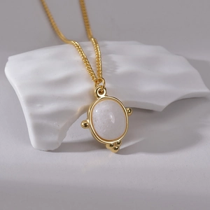 Französische Retro-Doppelschicht-Goldkette mit ovalem Edelstein- und Muschelanhänger