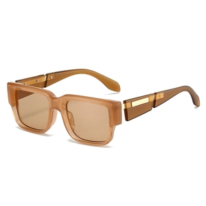 Retro oversized square sunglasses in amber brown with chic golden temple accents