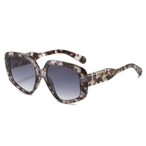 Fashion Large Square Frame Sunglasses Retro UV400 Protection PC Lens Gold Metal Chain Decor Women Men Eyewear