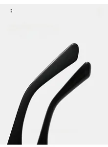 Dettaglio delle stanghette ergonomiche nere per occhiali per una vestibilità comoda