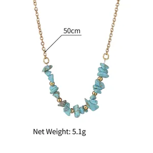 Collier bohème en éclats de turquoise et perles dorées, 50cm, poids de 5,1g