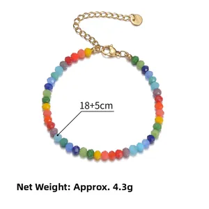 Dettaglio del bracciale con perline colorate e chiusura in acciaio regolabile 18+5cm