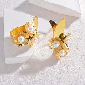 Flower Drop Earrings Stainless Steel Faux Artificial Pearl Gold Plated Hammered Texture Vintage Elegant Jewelry For Women