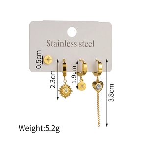 4-teiliges Set aus goldenen Edelstahlohrringen mit Herz, Stern und Zirkonia-Quaste