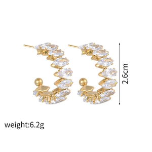 Orecchini a cerchio dorati a C con zirconi taglio marquise, misura 2,6cm e 6,2g