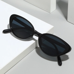 Chic black cat eye sunglasses for women with UV400 protection and sleek glossy finish