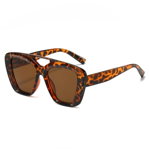 2025 Fashion double bridge tortoiseshell sunglasses with large square frame and UV400 lenses