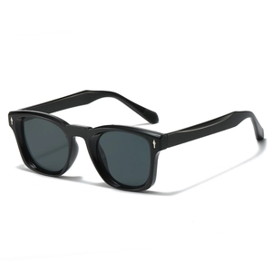 Square Sunglasses Fashion PC Frame UV Protection Retro Outdoor Travel Eyewear With Metal Rivet For Men And Women