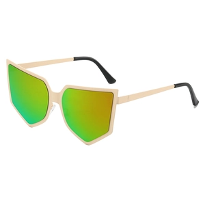Fashionable geometric oversized sunglasses with gradient mirror lenses and beige frames