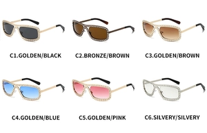Détail de lunettes de soleil ovales serties de strass en six couleurs tendance variées
