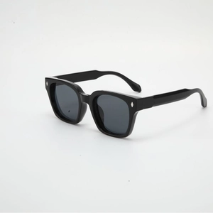 Square Sunglasses Retro Large Frame PC UV400 Protection Outdoor Travel Fashionable Rivet Decor For Women Men