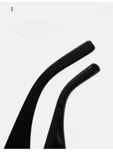 Detailansicht der geschwungenen breiten Bügel für ergonomischen Tragekomfort der Sonnenbrille