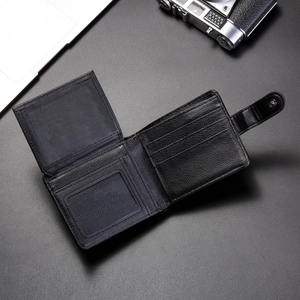 Portefeuille pour homme en cuir noir avec fentes pour cartes et fermoir à boucle chic
