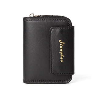 Portacarte minimalista da uomo in pelle nera con cerniera a L e logo dorato stampato