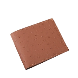 Portafoglio da uomo in pelle marrone con motivo a struzzo e design bifold orizzontale