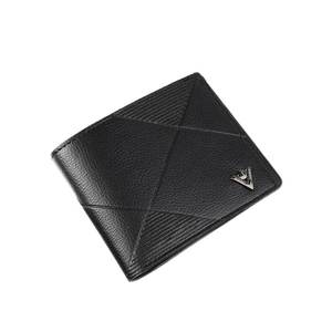 Men's minimalist black leather bifold wallet with lychee texture and geometric拼接 detail